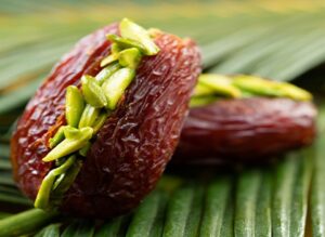 خرید خرما مرداسنگ مغز پسته 220 گرمی